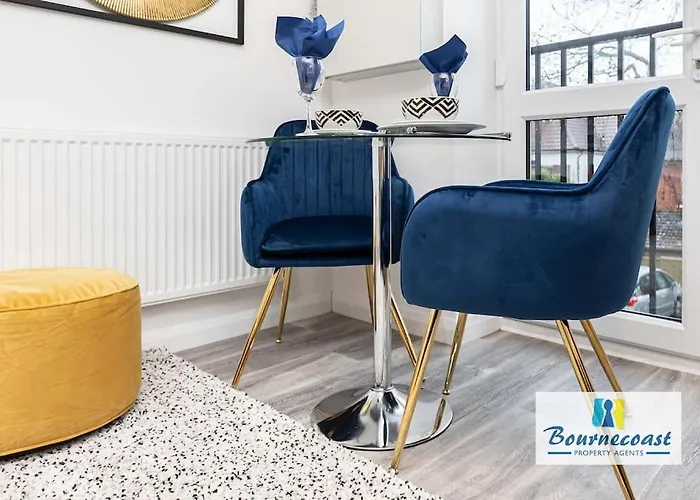 Bournecoast: Modern Apartment Near Beaches -Fm9580